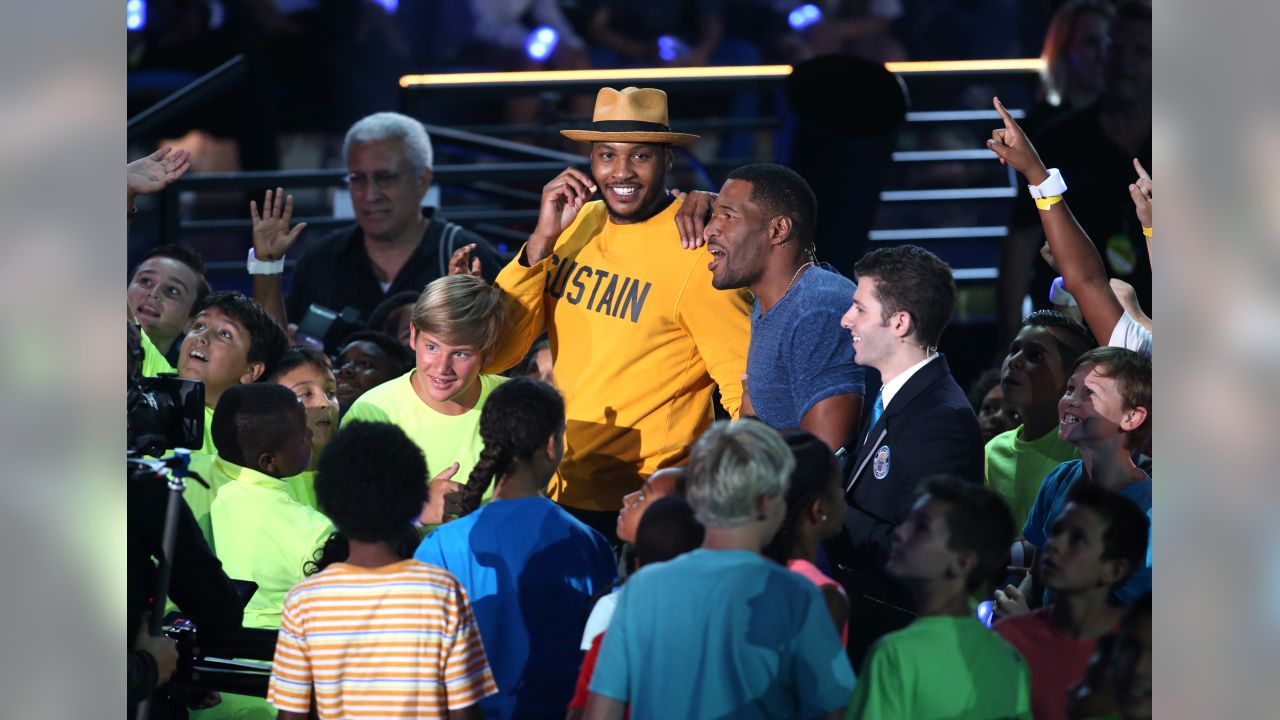 Michael Strahan Gets Airbourne at Giants Jersey Retirement Ceremony