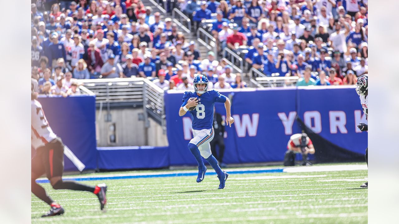 New York Giants quarterback Eli Manning looks confused on the sidelines in  the first quarter. The Atlanta Falcons defeated the New York Giants 14 to 7  at Giants Stadium in East Rutherford