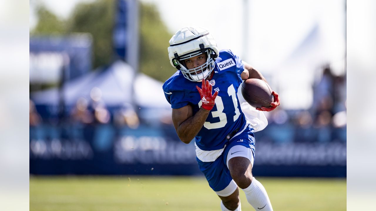 At 26, Matt Breida is more than happy to play the role of wise veteran in  the Bills' running back room - The Athletic