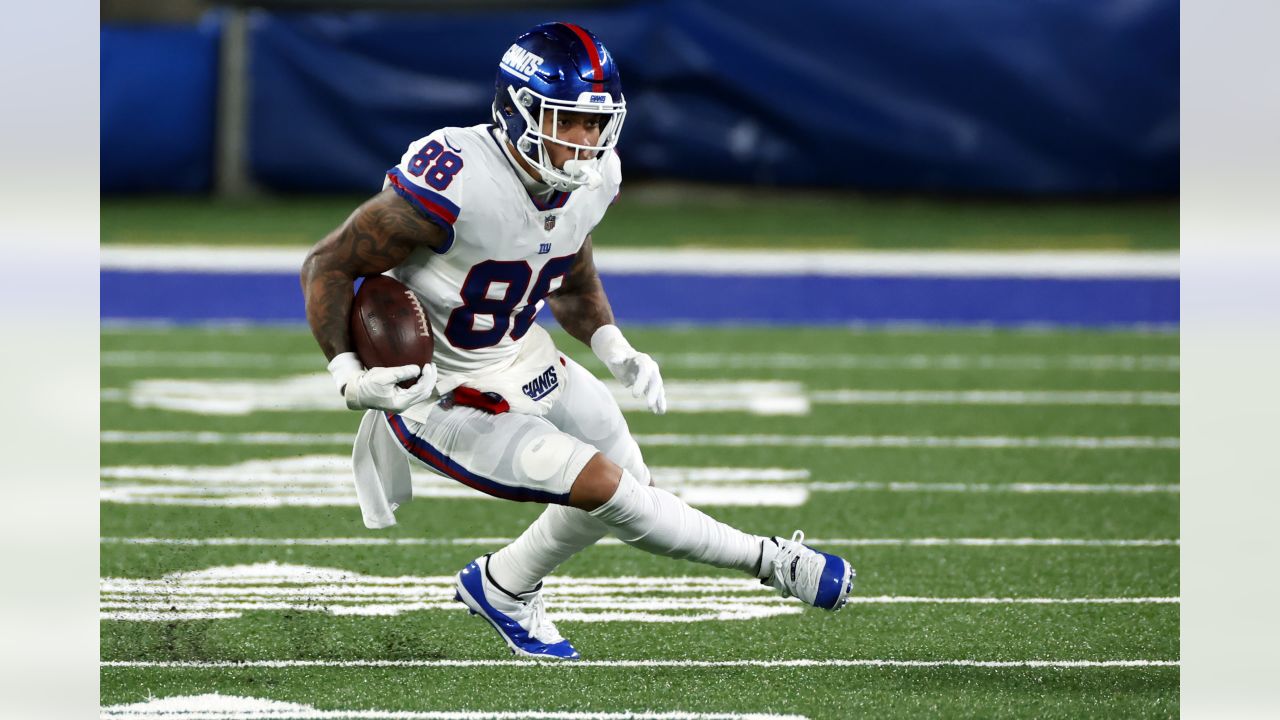 Evan Engram New York Giants v Jordan Whitehead Tampa Bay 2020 Images