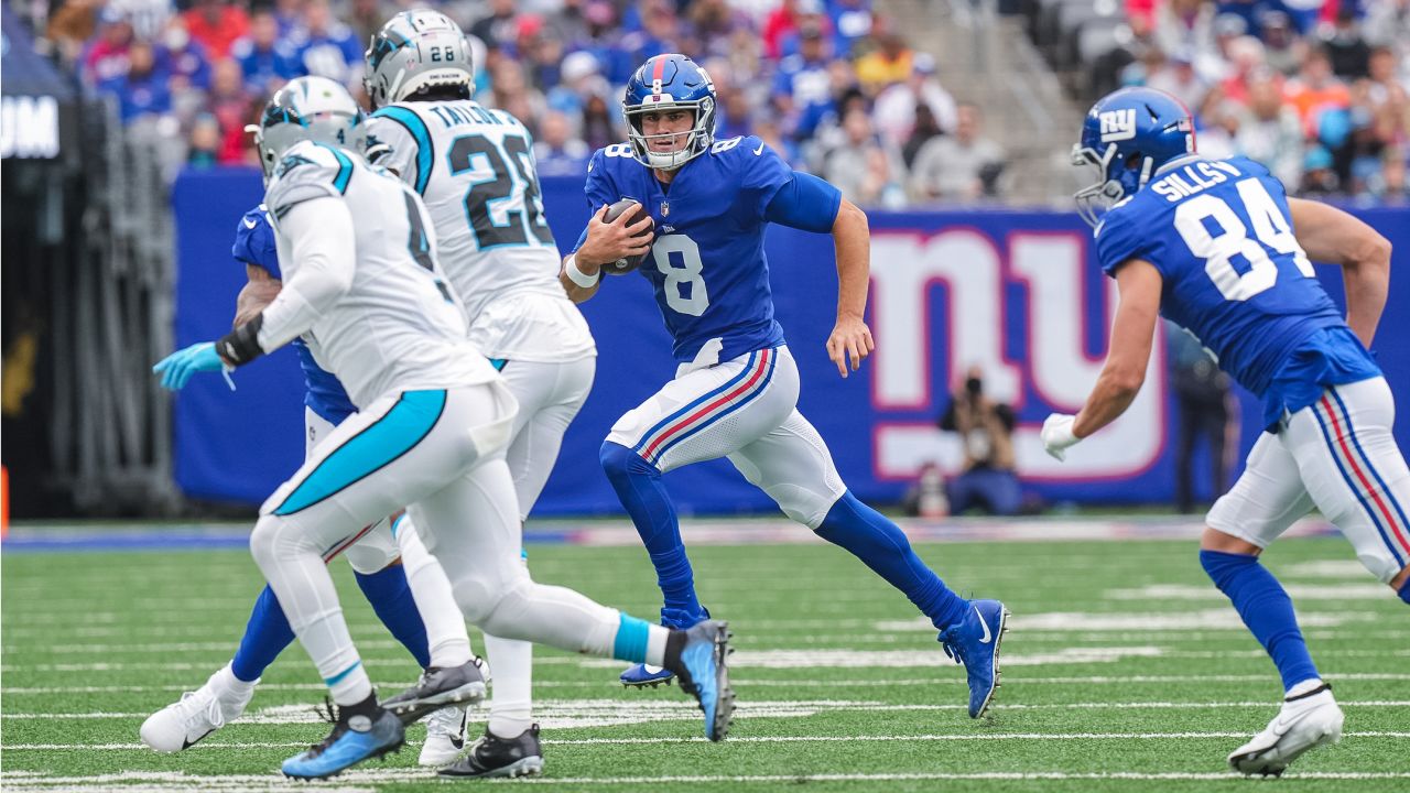 Giants defense stifles Panthers in 25-3 victory
