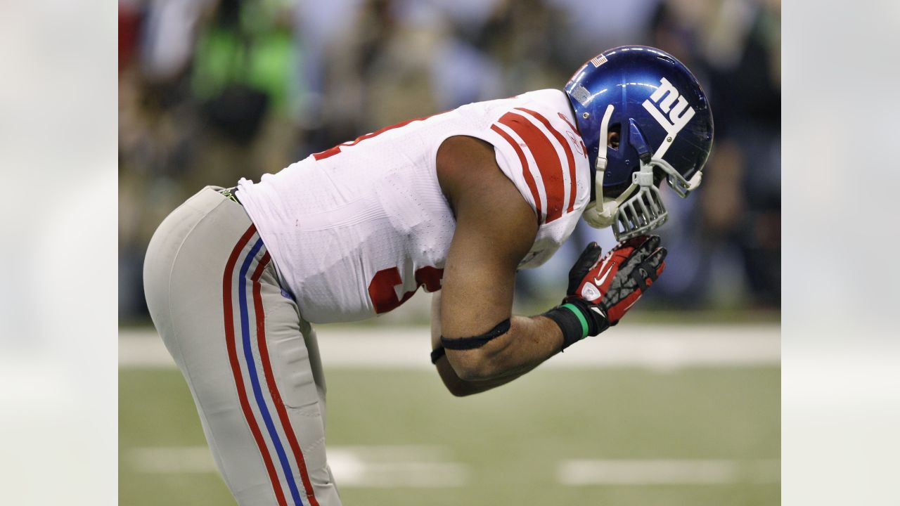 New York Giants Justin Tuck sacks New England Patriots Tom Brady