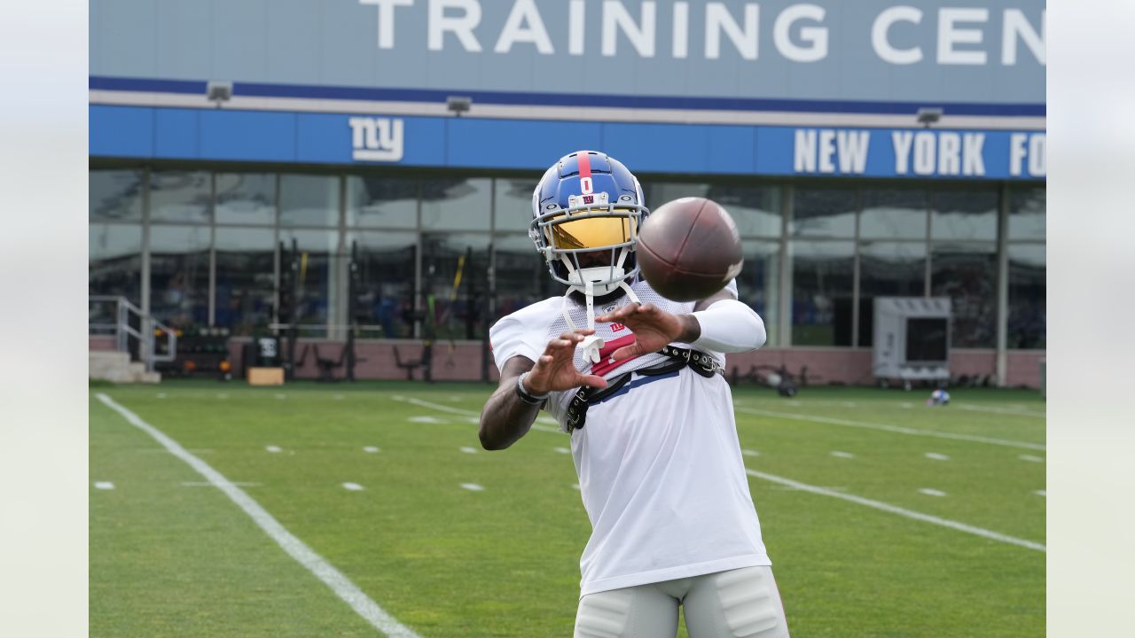 Giants' Darrian Beavers wears heart on sleeve, ready to leave mark in first  practice in pads - Newsday