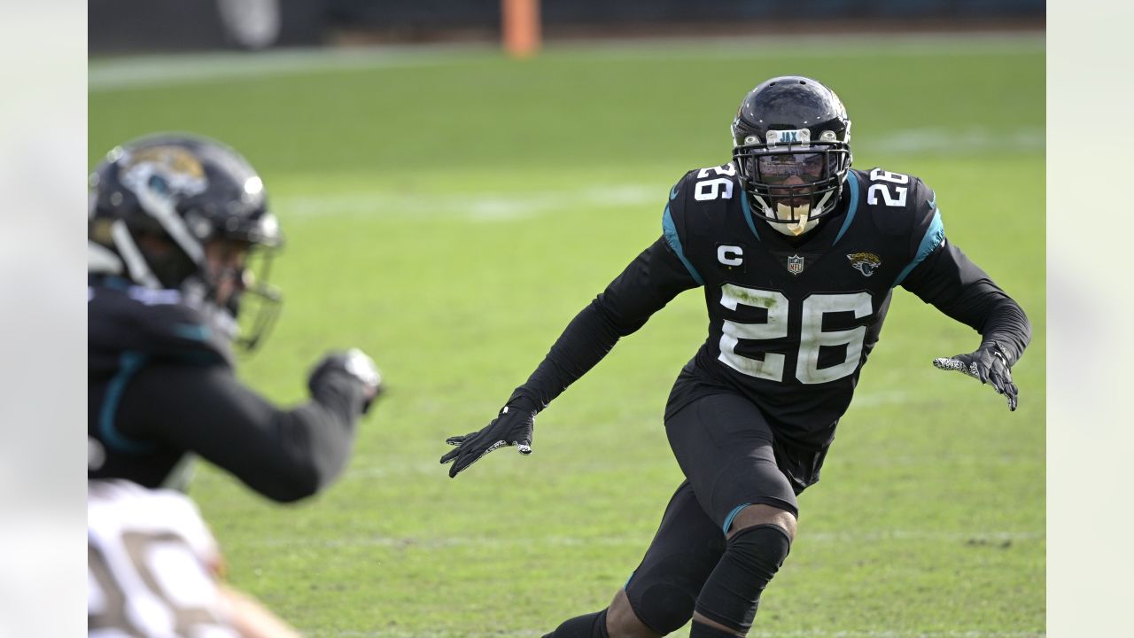 New York Giants cornerback Jarren Williams (34) runs against the Washington  Football Team during an NFL football game, Sunday, Jan. 9, 2022, in East  Rutherford, N.J. (AP Photo/Adam Hunger Stock Photo - Alamy