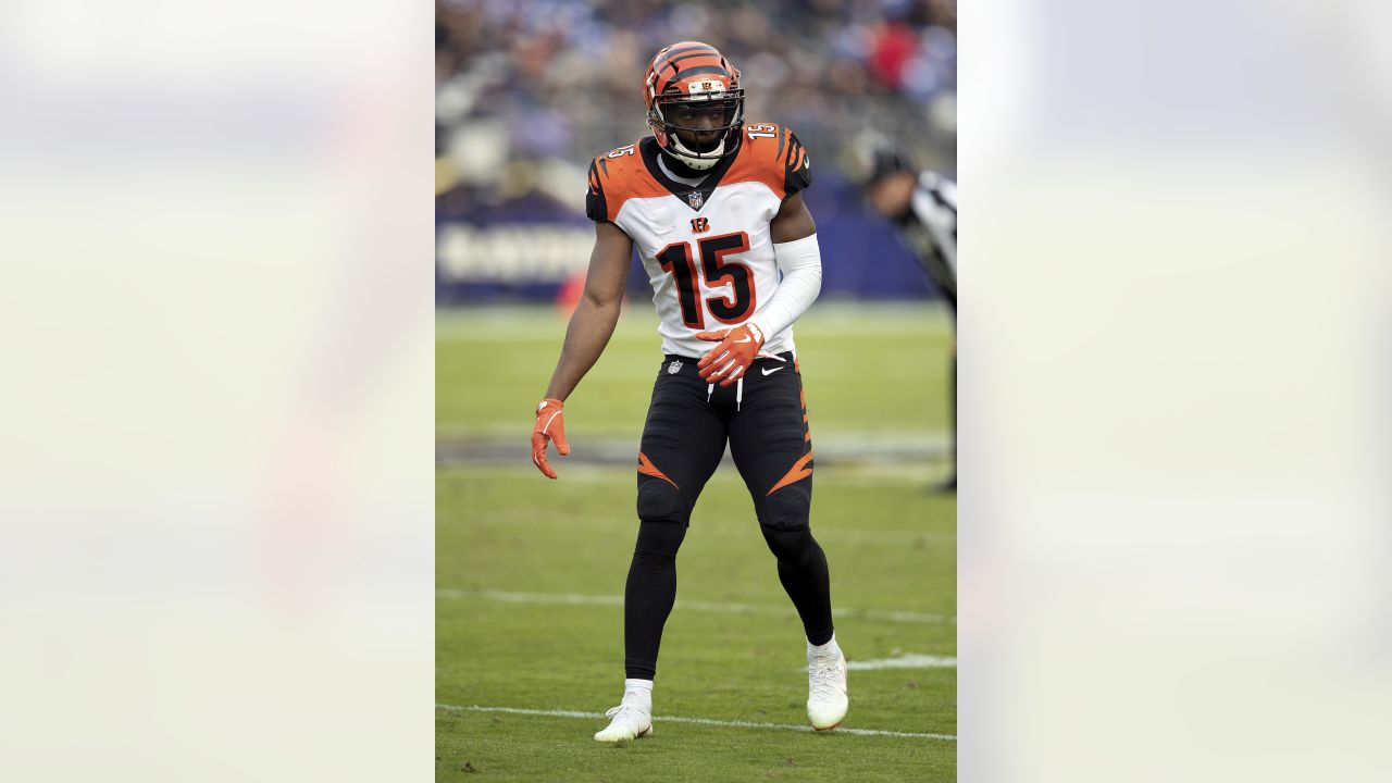 Record-setting wide receiver John Ross retires prematurely