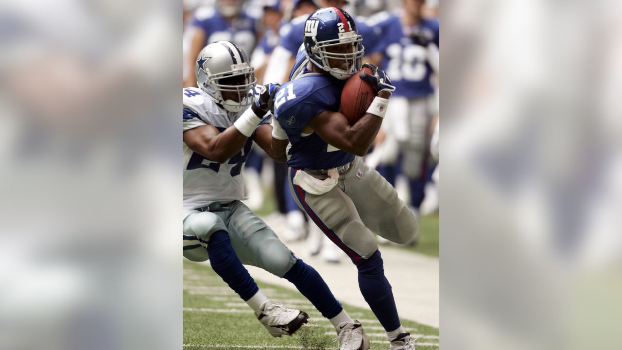 September 30, 2018: Dallas Cowboys running back Ezekiel Elliott #21 during  an NFL football game between the Detroit Lions and the Dallas Cowboys at  AT&T Stadium in Arlington, TX Dallas defeated Detroit