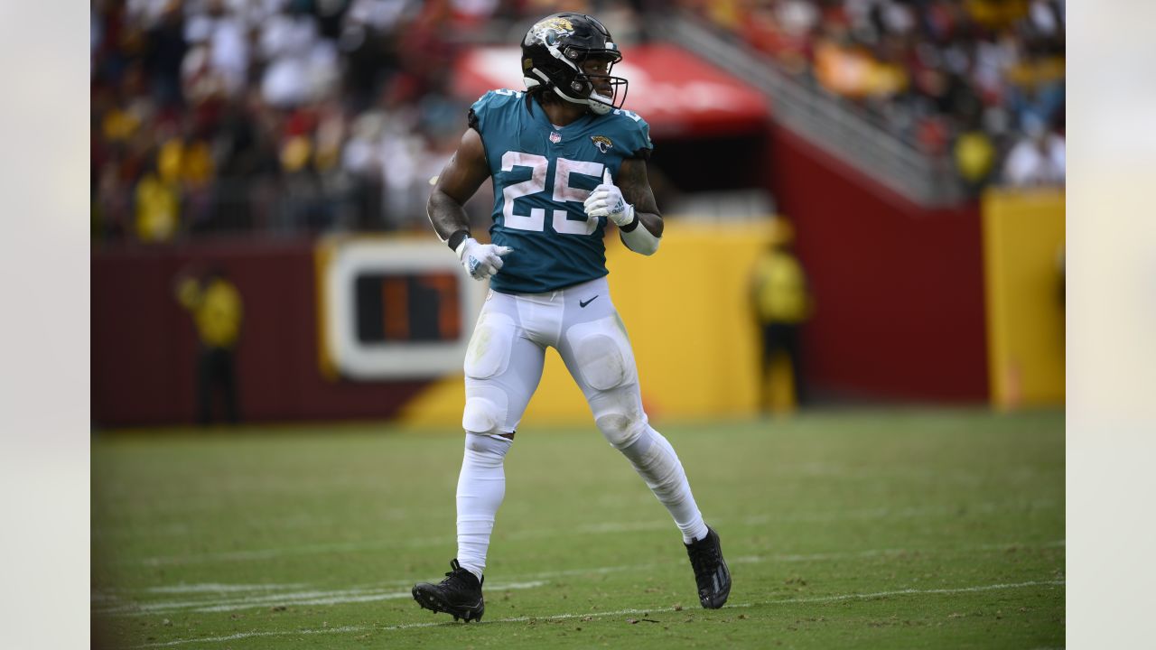 Giants ink former Jaguars and Jets RB James Robinson