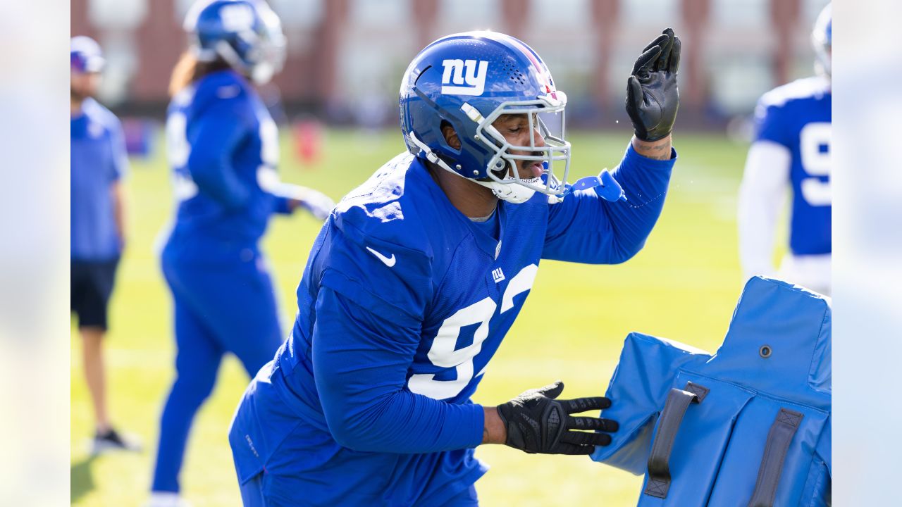 New York Giants cornerback Fabian Moreau (37) defends against the Washington  Commanders during an NFL football game Sunday, Dec. 4, 2022, in East  Rutherford, N.J. (AP Photo/Adam Hunger Stock Photo - Alamy