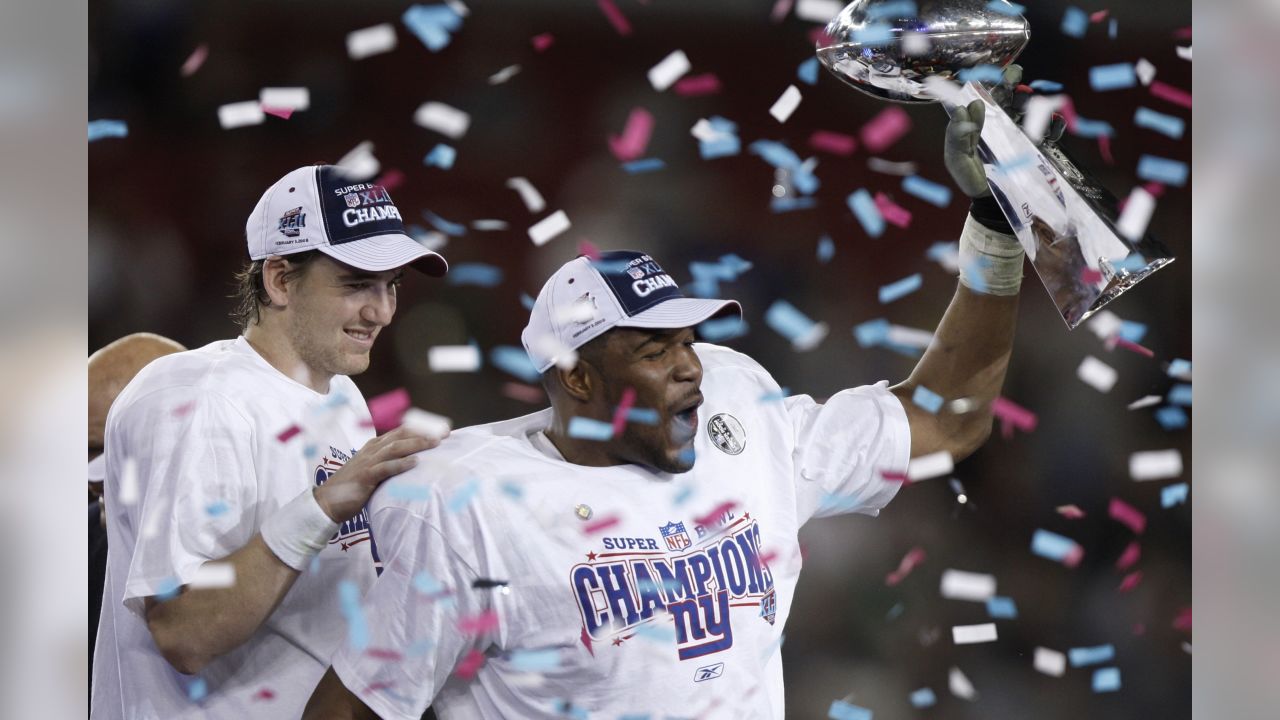 Michael Strahan: Tom Brady Shouldn't Have Left Super Bowl Jersey – WWD