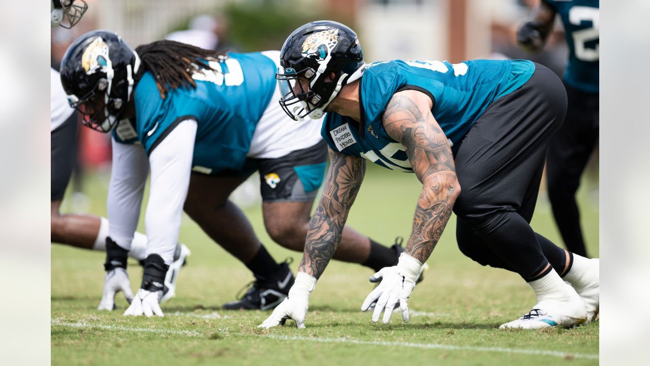 Jacksonville Jaguars LB Devin Lloyd Draws Positive Reviews After 'Getting  Feet Wet' in Debut - Sports Illustrated Jacksonville Jaguars News, Analysis  and More