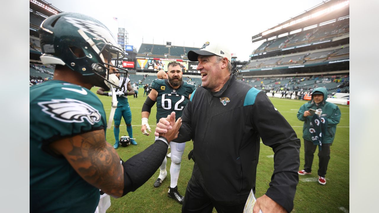 Eagles 29, Jaguars 21: Jacksonville loses sloppy game in the rain