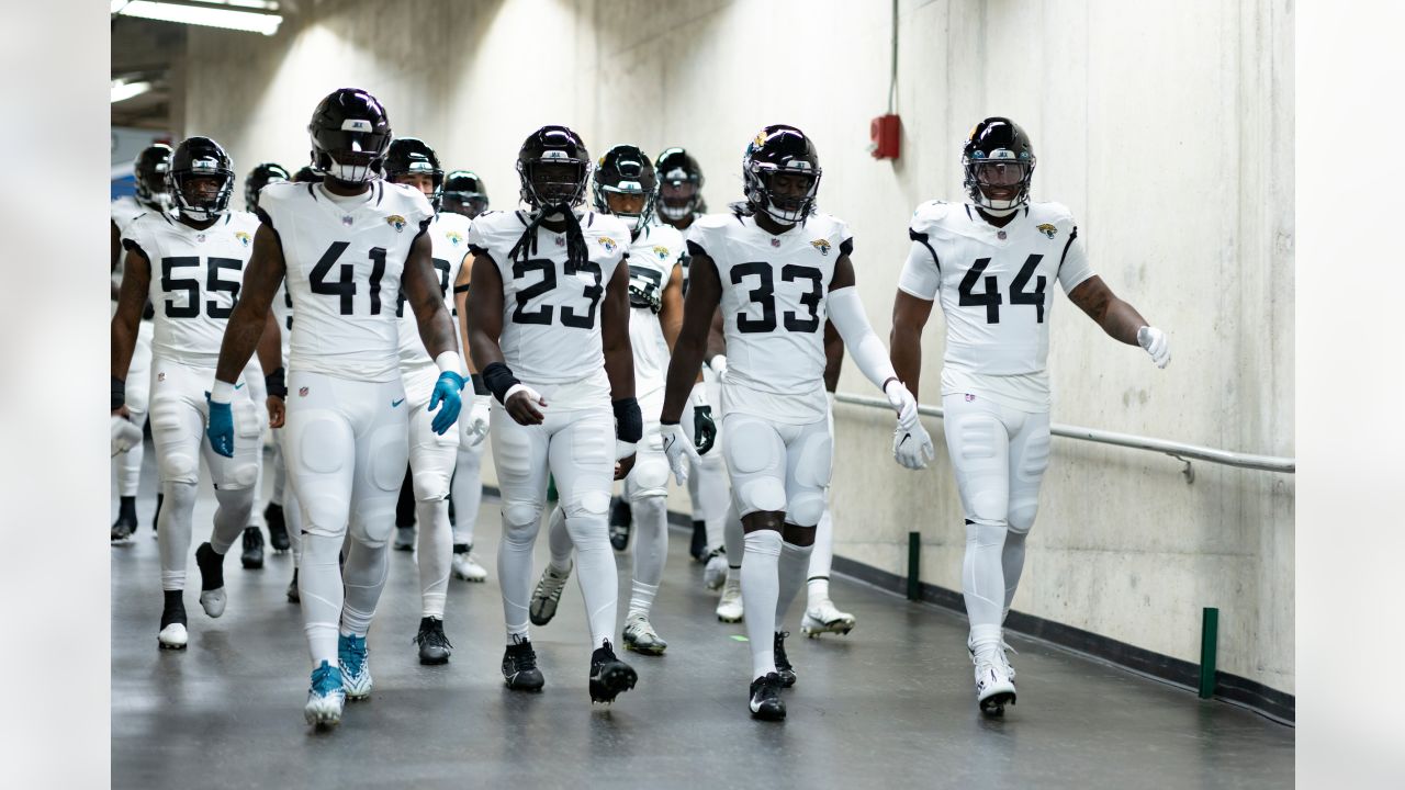 Jacksonville Jaguars tight end Gerrit Prince (86) gets set on offense  against the Detroit Lions during an NFL pre-season football game, Saturday,  Aug. 19, 2023, in Detroit. (AP Photo/Rick Osentoski Stock Photo 