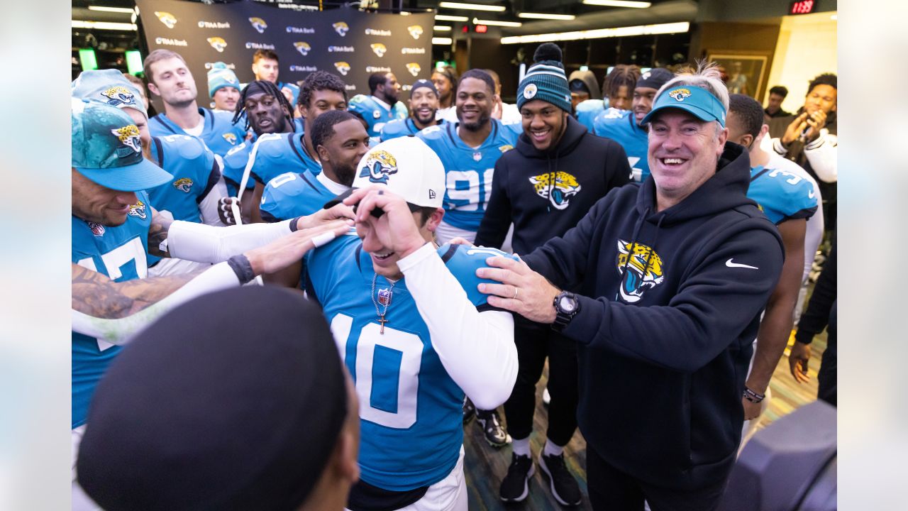 Jacksonville Jaguars take on Los Angeles Chargers in the team's