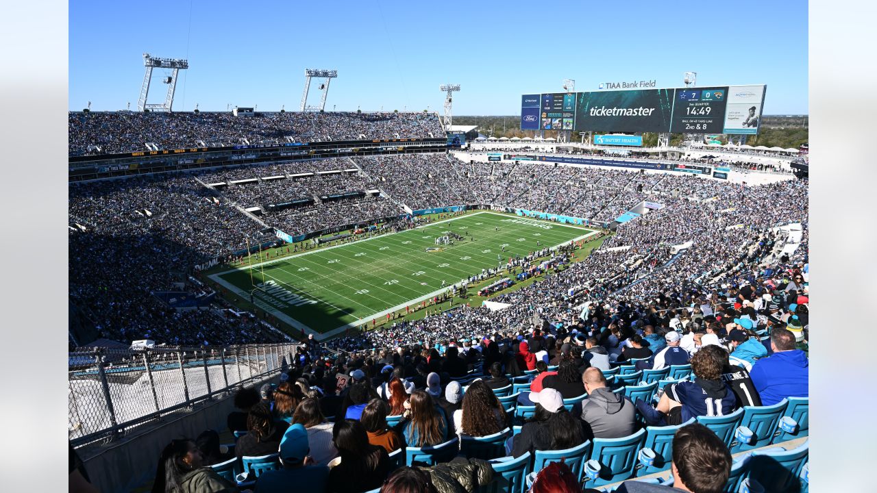 At Jacksonville Jaguars Stadium, It's Party Time, Win or Lose - Bloomberg