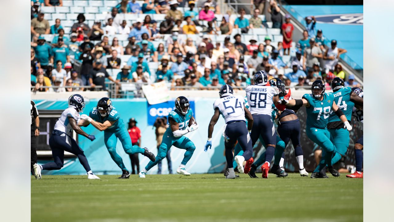 Tennessee Titans 37, Jacksonville Jaguars 19: Fourth-Down Execution Falters  as Jaguars Lose 20th Consecutive Game - Sports Illustrated Jacksonville  Jaguars News, Analysis and More