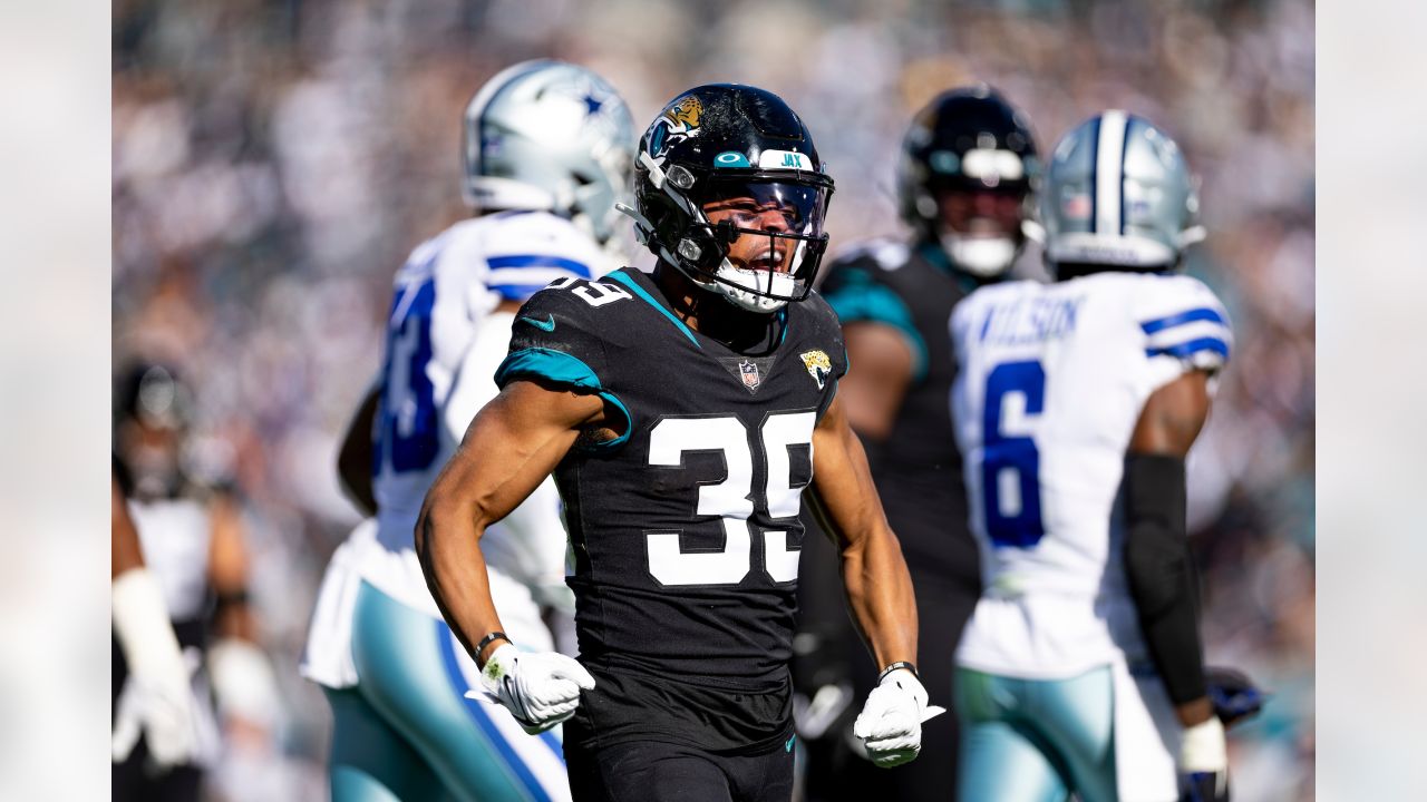 Jacksonville Jaguars wide receiver Willie Johnson warms up before