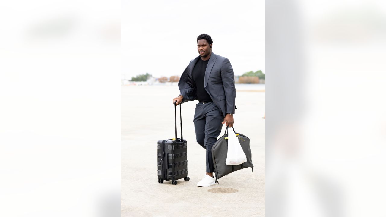 Jacksonville Jaguars defensive tackle Folorunso Fatukasi (94) warms up  prior to an NFL Football game in Arlington, Texas, Saturday, August 12,  2023. (AP Photo/Michael Ainsworth Stock Photo - Alamy