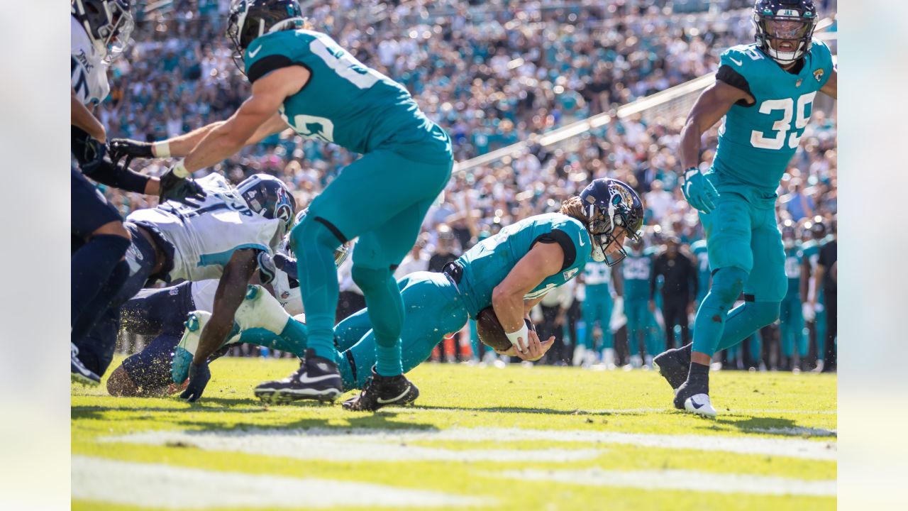 Tennessee Titans 37, Jacksonville Jaguars 19: Fourth-Down Execution Falters  as Jaguars Lose 20th Consecutive Game - Sports Illustrated Jacksonville  Jaguars News, Analysis and More