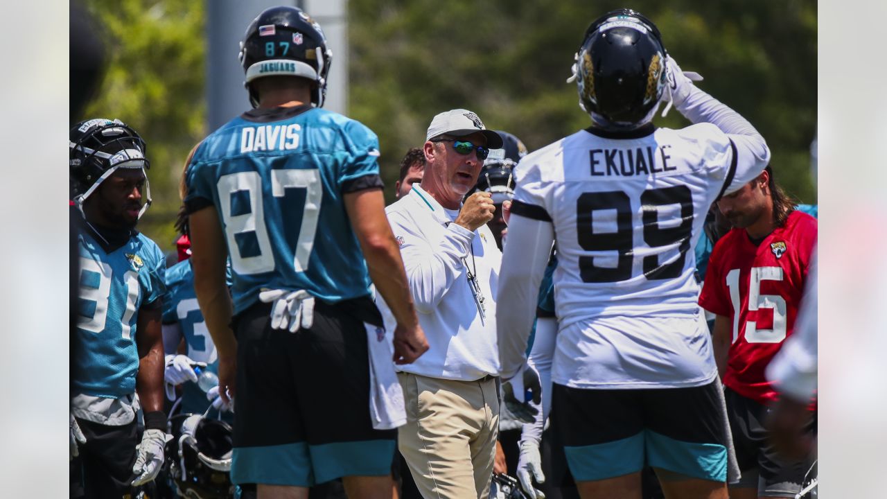 Jones discusses Jags' receiving group at OTAs