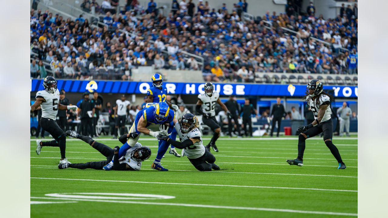 Jaguars defense continues to take steps backward in 37-7 loss to Los Angeles