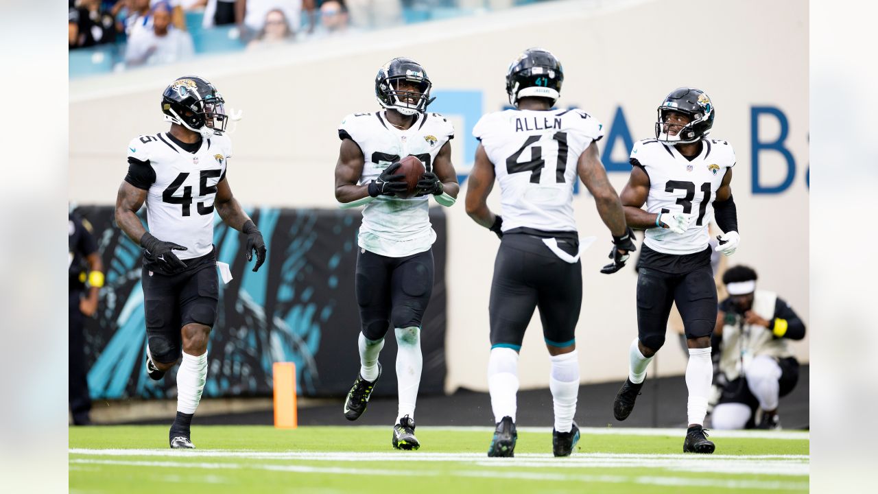 Recruits of all branches of the military take oath of service during  halftime of an NFL football game, Indianapolis Colts vs. Jacksonville  Jaguars in Jacksonville, Fla., Sunday, Dec. 2, 2018. (AP Photo/Gary