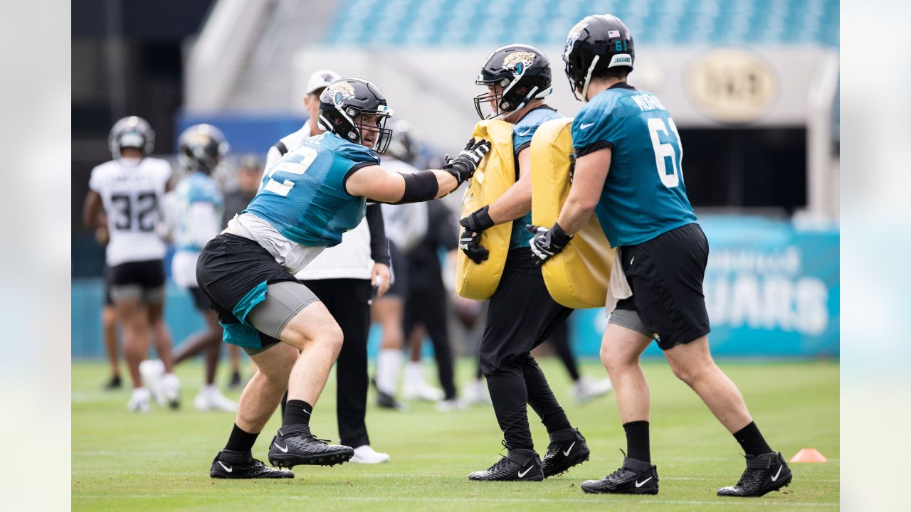 JACKSONVILLE JAGUARS TITANS IT WAS ALWAYS THE JAGS RALLY TOWEL. 2022