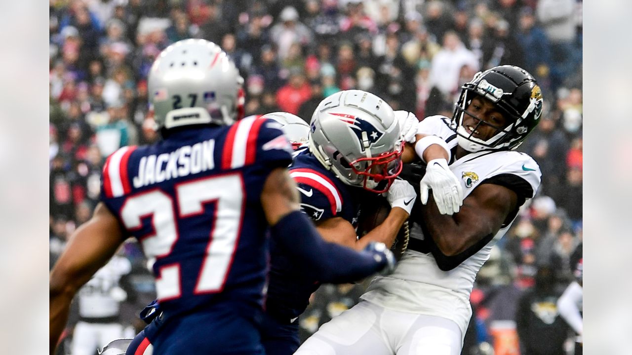 Patriots earn playoff berth, beat Jaguars 50-10