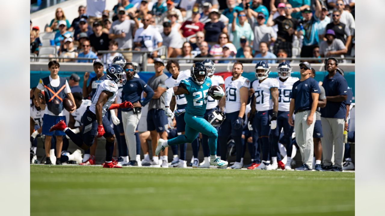 Tennessee Titans 37, Jacksonville Jaguars 19: Fourth-Down Execution Falters  as Jaguars Lose 20th Consecutive Game - Sports Illustrated Jacksonville  Jaguars News, Analysis and More