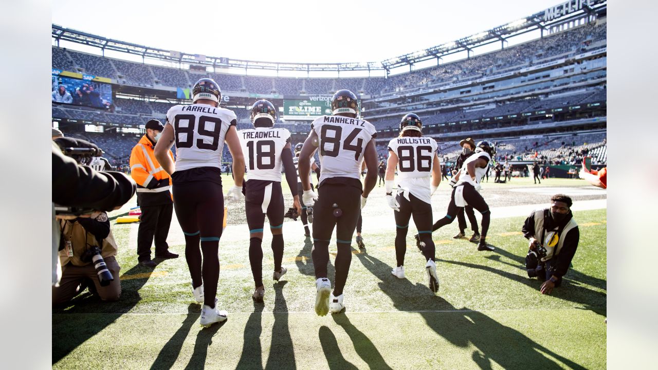 Seattle Seahawks wide receiver Laquon Treadwell (18) carries the ball  before an NFL football game against the Las Vegas Raiders, Sunday, Nov. 27,  2022, in Seattle, WA. The Raiders defeated the Seahawks