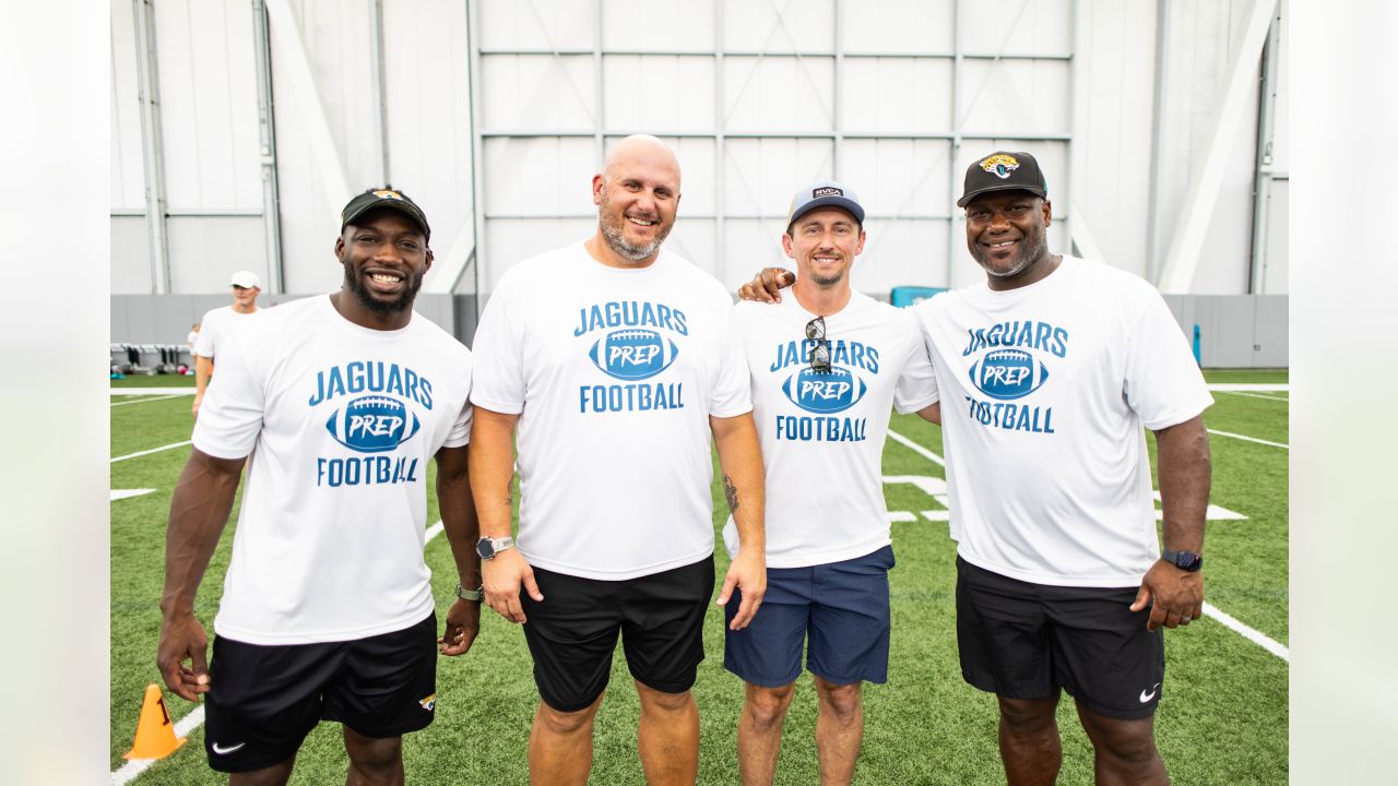 Jaguars host hispanic youth at NFL Play 60 Football Camp