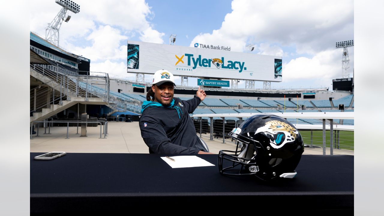 Jacksonville Jaguars tight end Brenton Strange (85) attends the NFL  football team's rookie camp, Saturday, May 13, 2023, in Jacksonville, Fla.  (AP Photo/John Raoux Stock Photo - Alamy