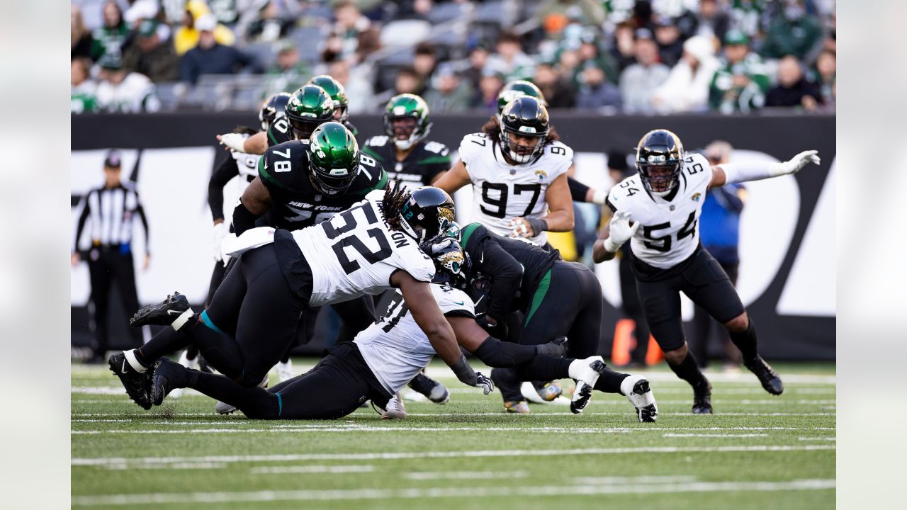 East Rutherford, New Jersey, USA. 6th Nov, 2022. New York Jets running back JAMES  ROBINSON (23) in action at MetLife Stadium in East Rutherford New Jersey  New York defeats Buffalo 20 to