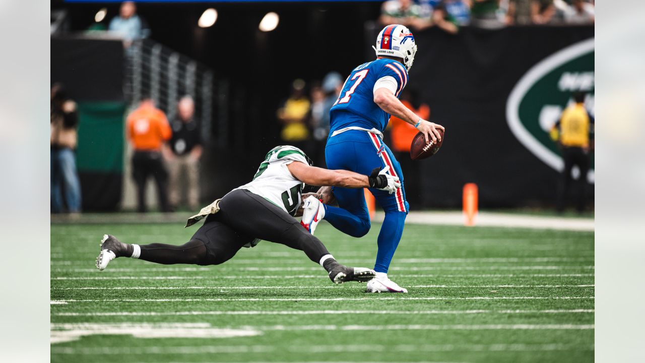 Highlight] 24 Moments from the '22 Season in 24 Hours: The Zach Wilson-led  Jets pull one of the biggest upsets of the year. Defeating the Buffalo  Bills 20-17 : r/nfl