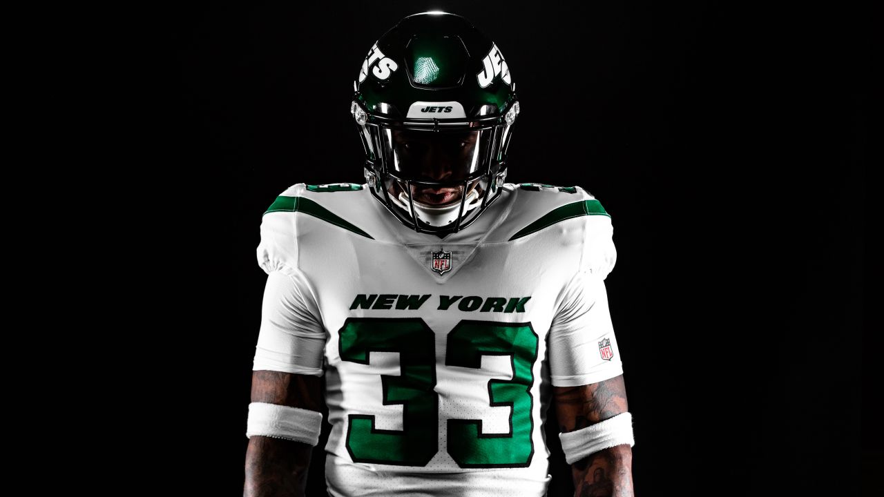 New York Jets Debut New All-Black Uniforms on Monday Night Football –  SportsLogos.Net News