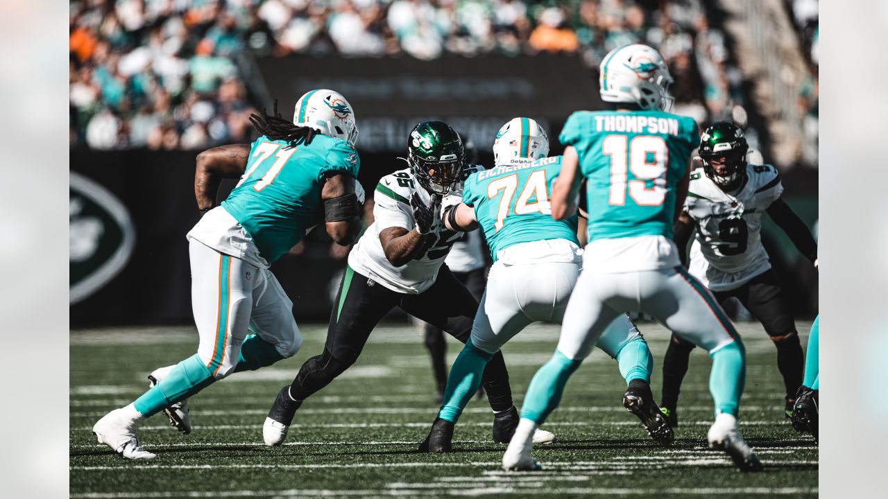 NY Jets vs. Miami Dolphins halftime report: Michael Carter starts hot