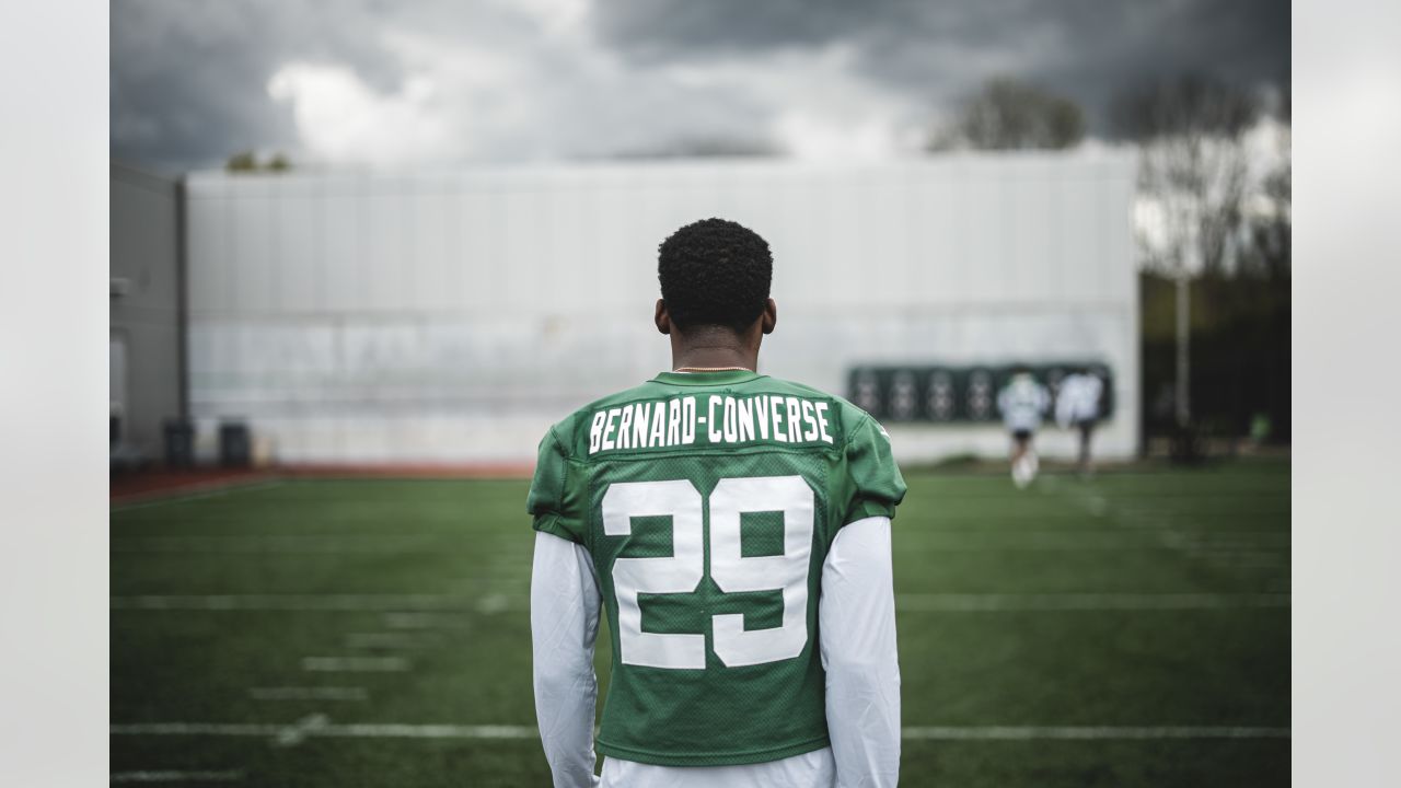 Jarrick Bernard-Converse Signs with the Jets