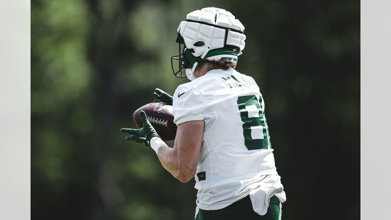 The New York Jets have unveiled their 'Legacy White' throwback uniforms.  The throwback helmets features their usual metallic-green, a…