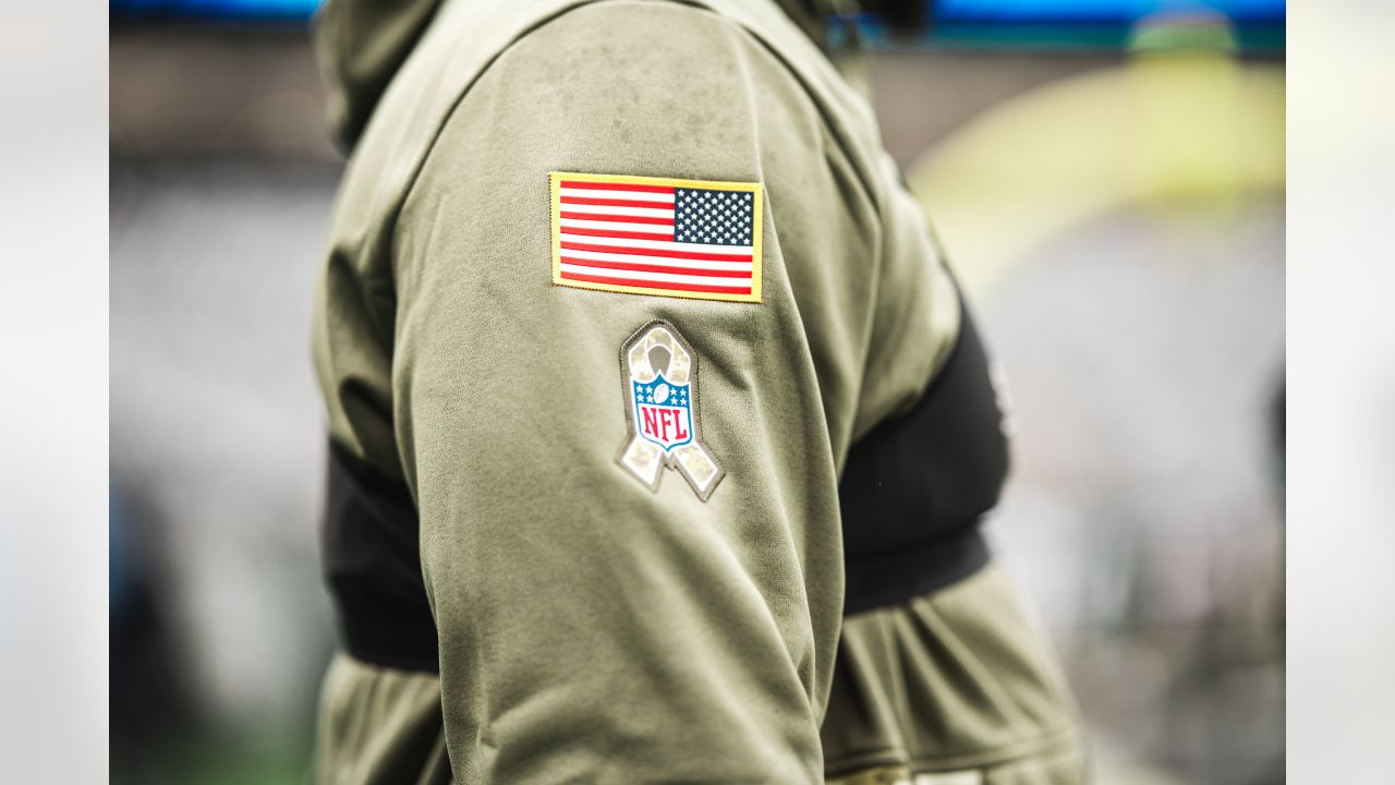 Nfl salute to service hi-res stock photography and images - Alamy