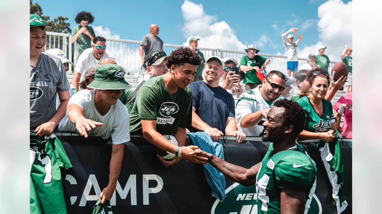 PHOTOS: New York Jets open practice to fans at training camp