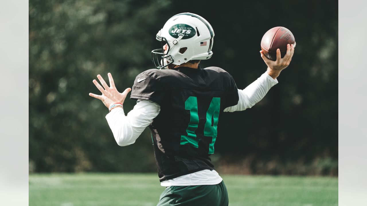 New York Jets video: Sam Darnold working out on the beach