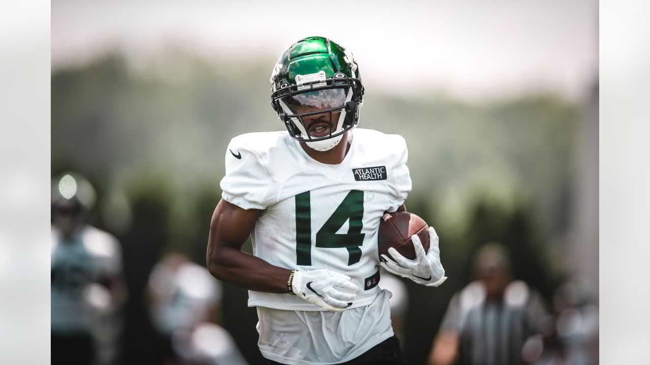 Florham Park, New Jersey, USA. August 6, 2021: New York Jets wide receiver  Keelan Cole (88) warm up during practice at the Atlantic Health Jets  Training Center, Florham Park, New Jersey. Duncan