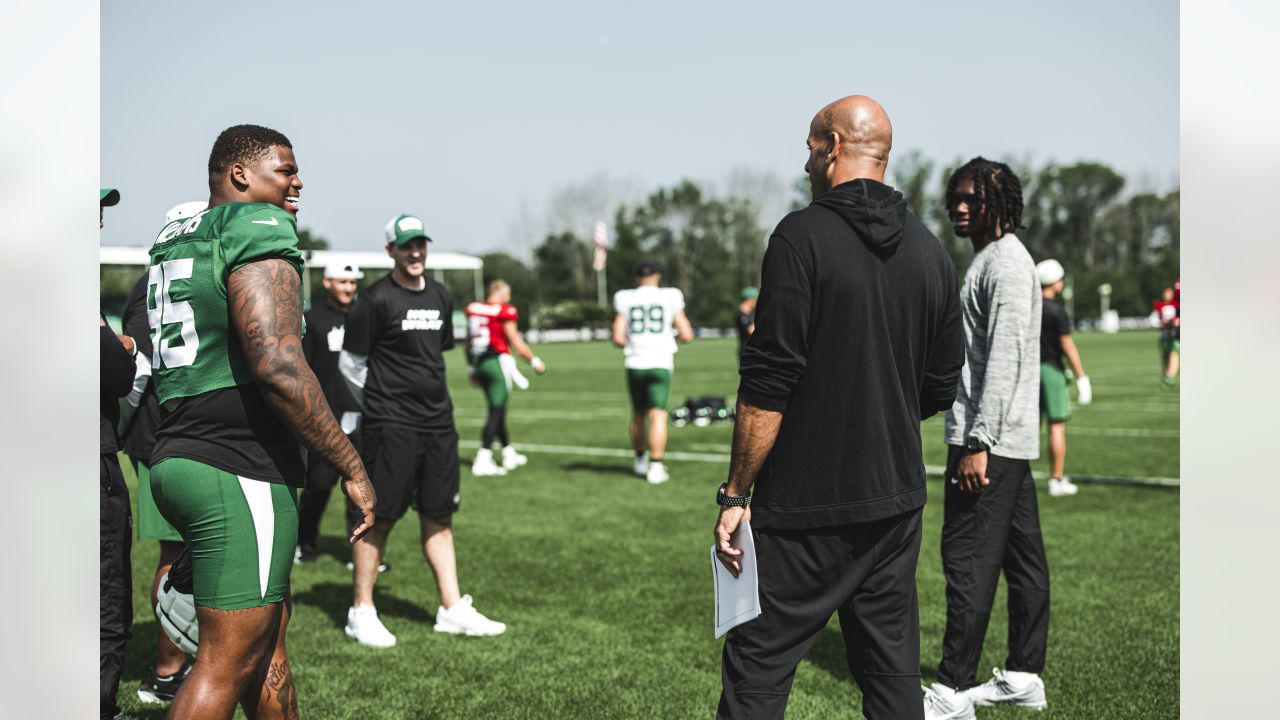 June 9, 2022, Florham Park, New Jersey, USA: New York Jets tight end Jeremy  Ruckert (89) stretches before organized team activities at the Atlantic  Health Jets Training Center, Florham Park, New Jersey.