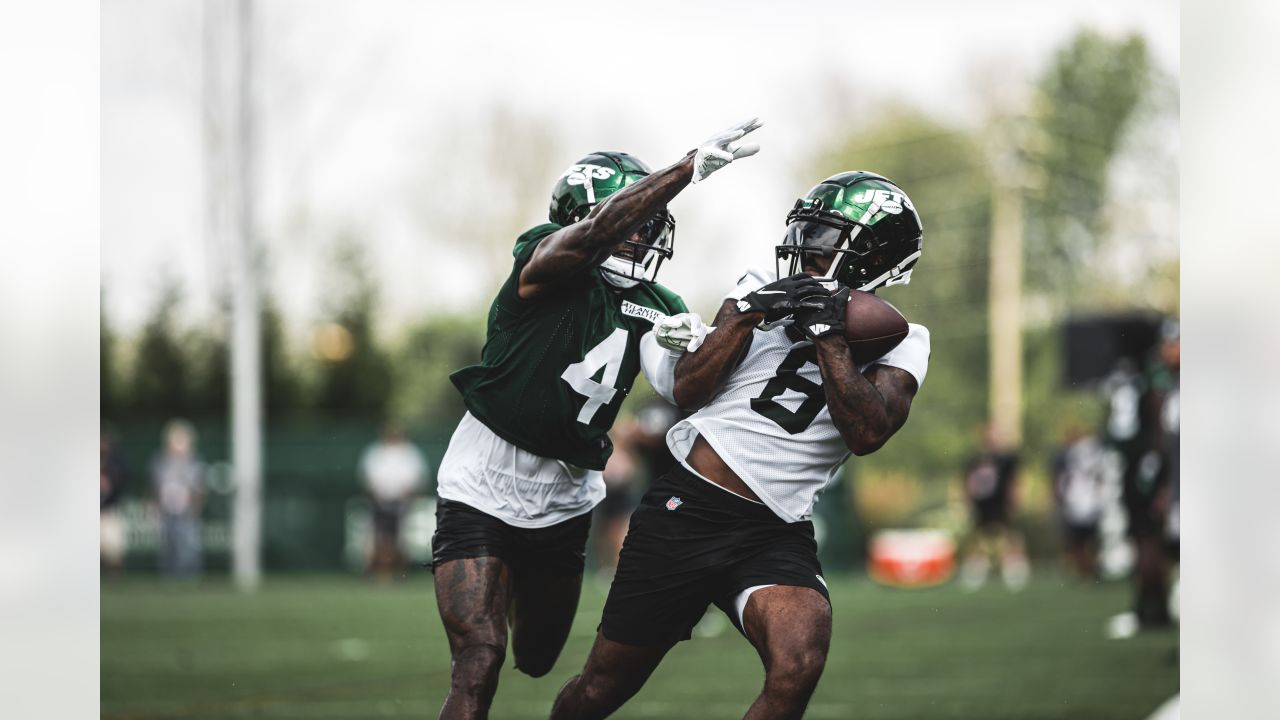 Jets' Michael Carter, assistant coach get into heated exchange during game  vs Patriots