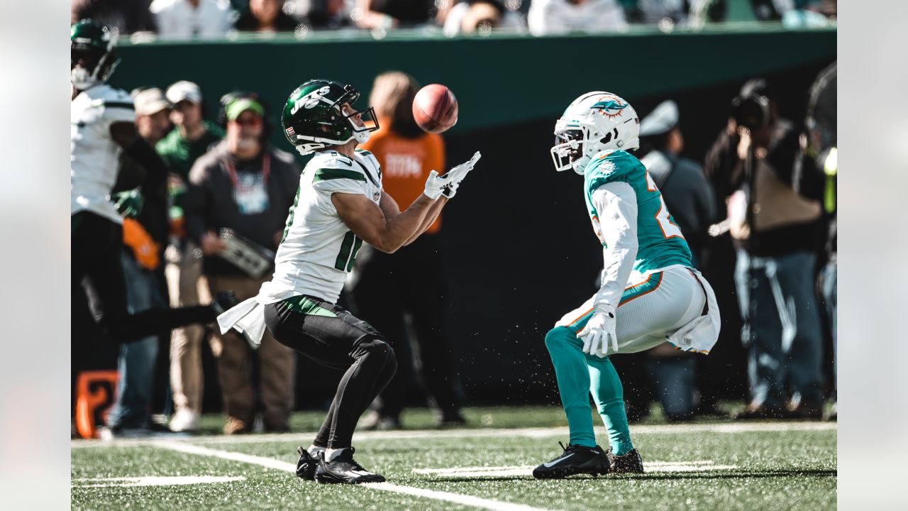 Jets-Dolphins Game Recap  Jets Shake Demons, Pull Away for 40-17 Win over  'Fins