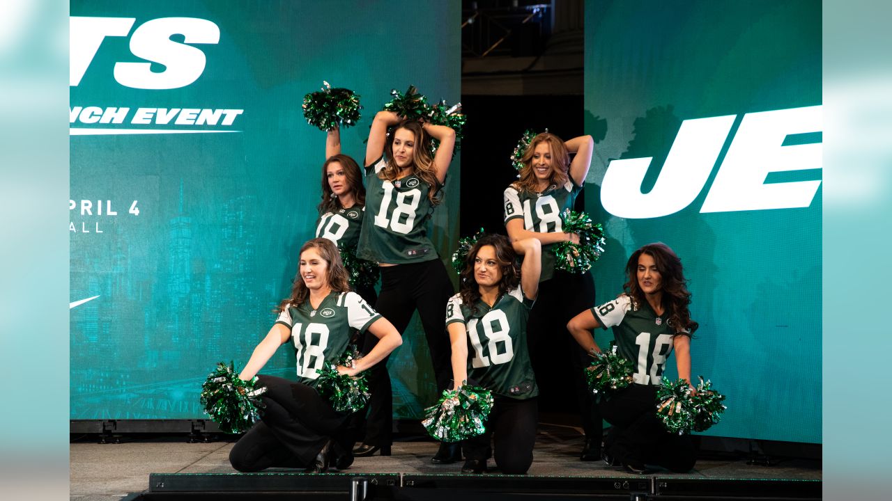 Jets Players' Takes on New Unis: 'Beautiful,' 'Crazy,' 'Amazing'