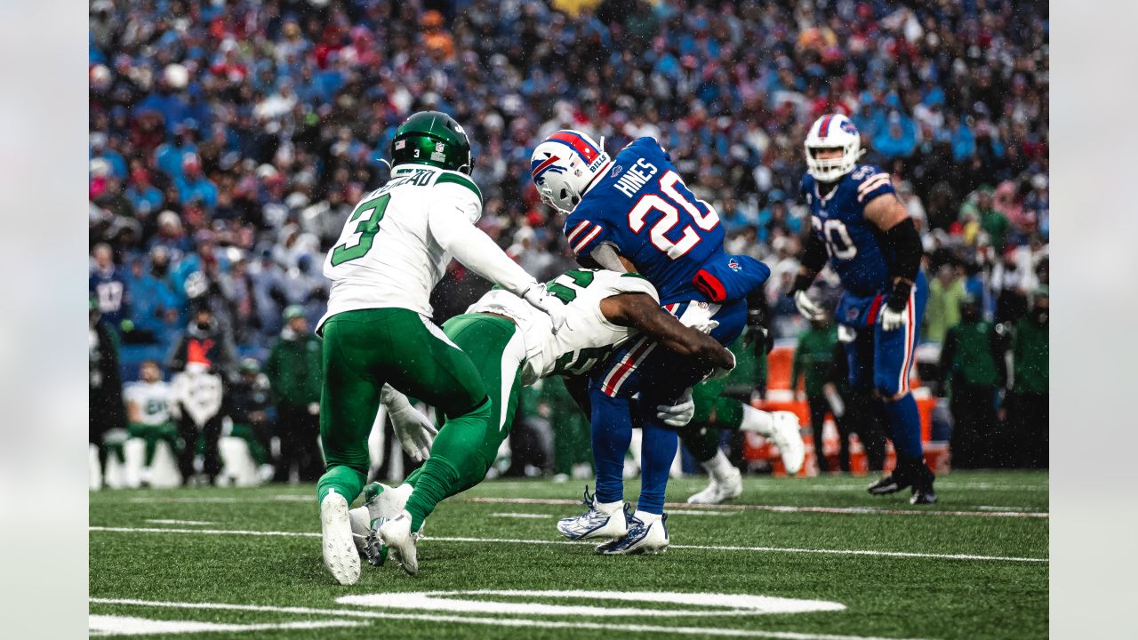 AFC-leading Bills overcome elements, beat White, Jets 20-12
