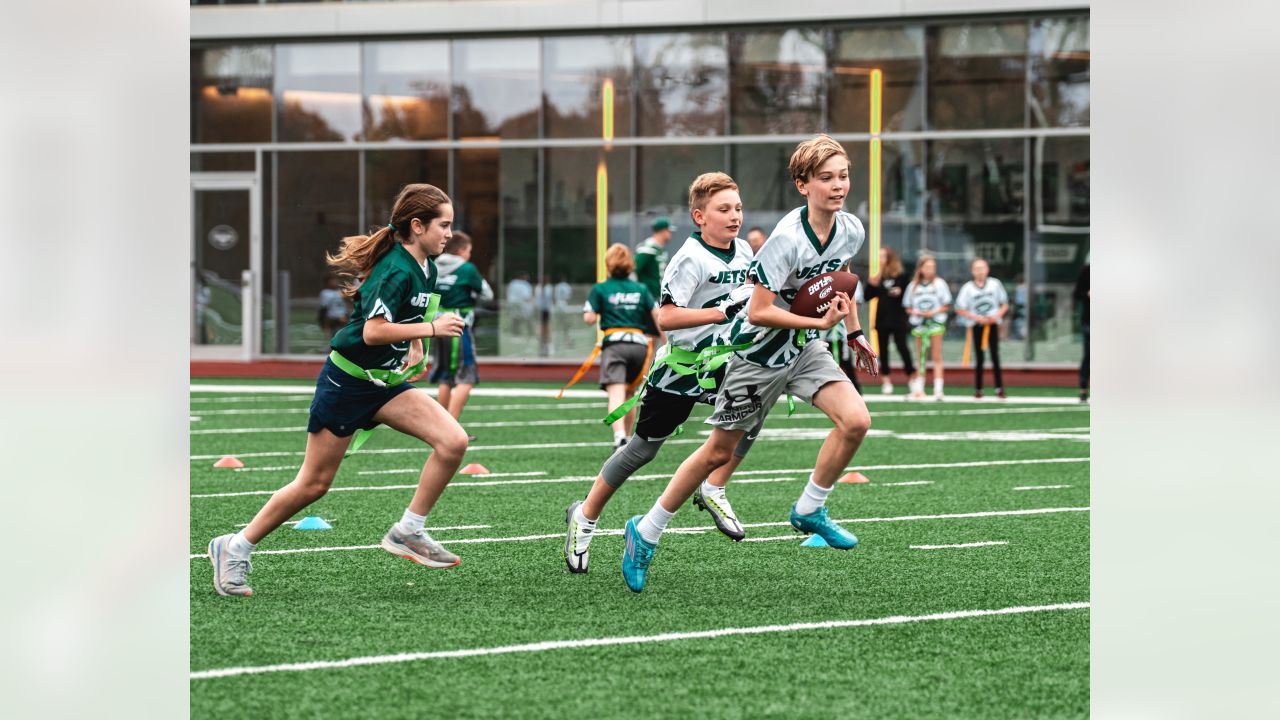 Gallery  Jets Players Get On the Field with Local Sixth Graders at Play 60  Flag Football Event