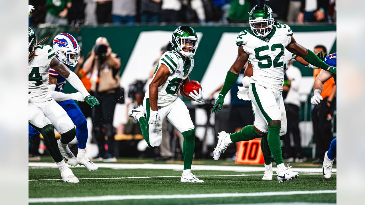 New York Jets linebacker Quincy Williams (56) reacts during an NFL game  against the Green Bay Packers Sunday, Oct. 16, 2022, in Green Bay, Wis. (AP  Photo/Jeffrey Phelps Stock Photo - Alamy