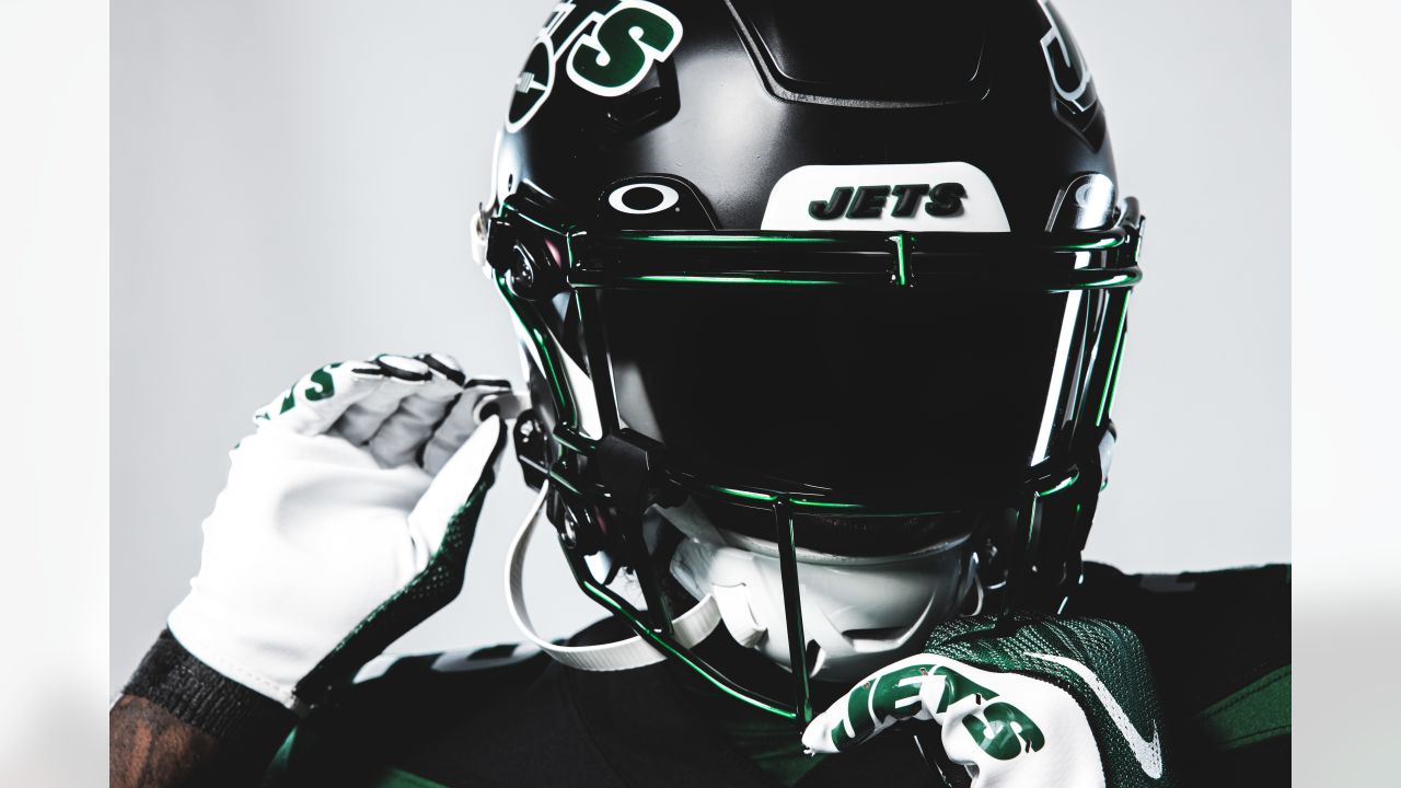 Jets unveil 'stealth black' helmets to pair with black jerseys for 2022  season