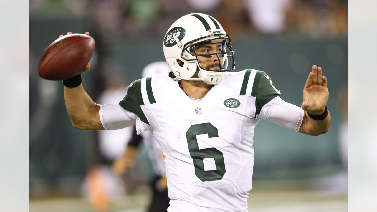 Jets trade up and take USC QB Mark Sanchez with fifth overall pick